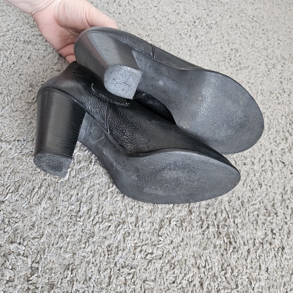 Madewell 'Lonnie' Ankle Bootie Sz 8 Black Leather Stacked Heels Side Flaw - Picture 6 of 8